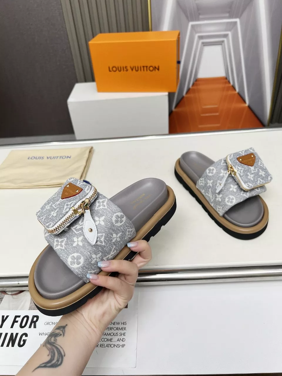 louis vuitton chaussons pour femme s_12a25561